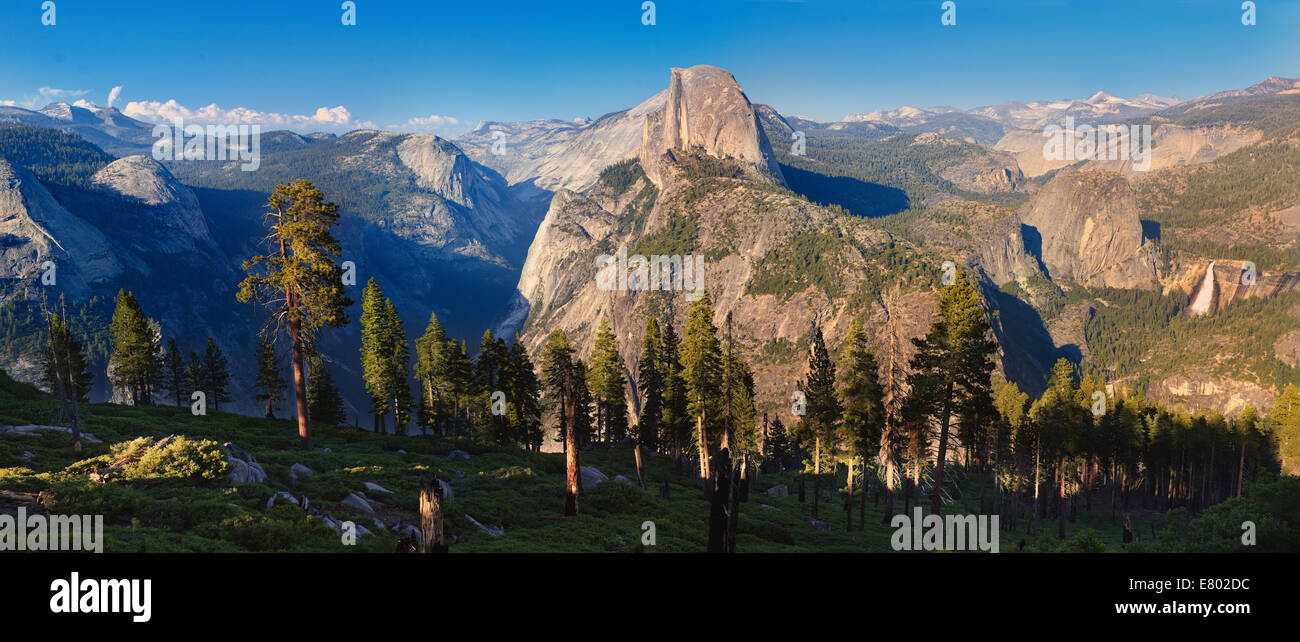 Chemin du panorama de la vallée de Yosemite Banque D'Images