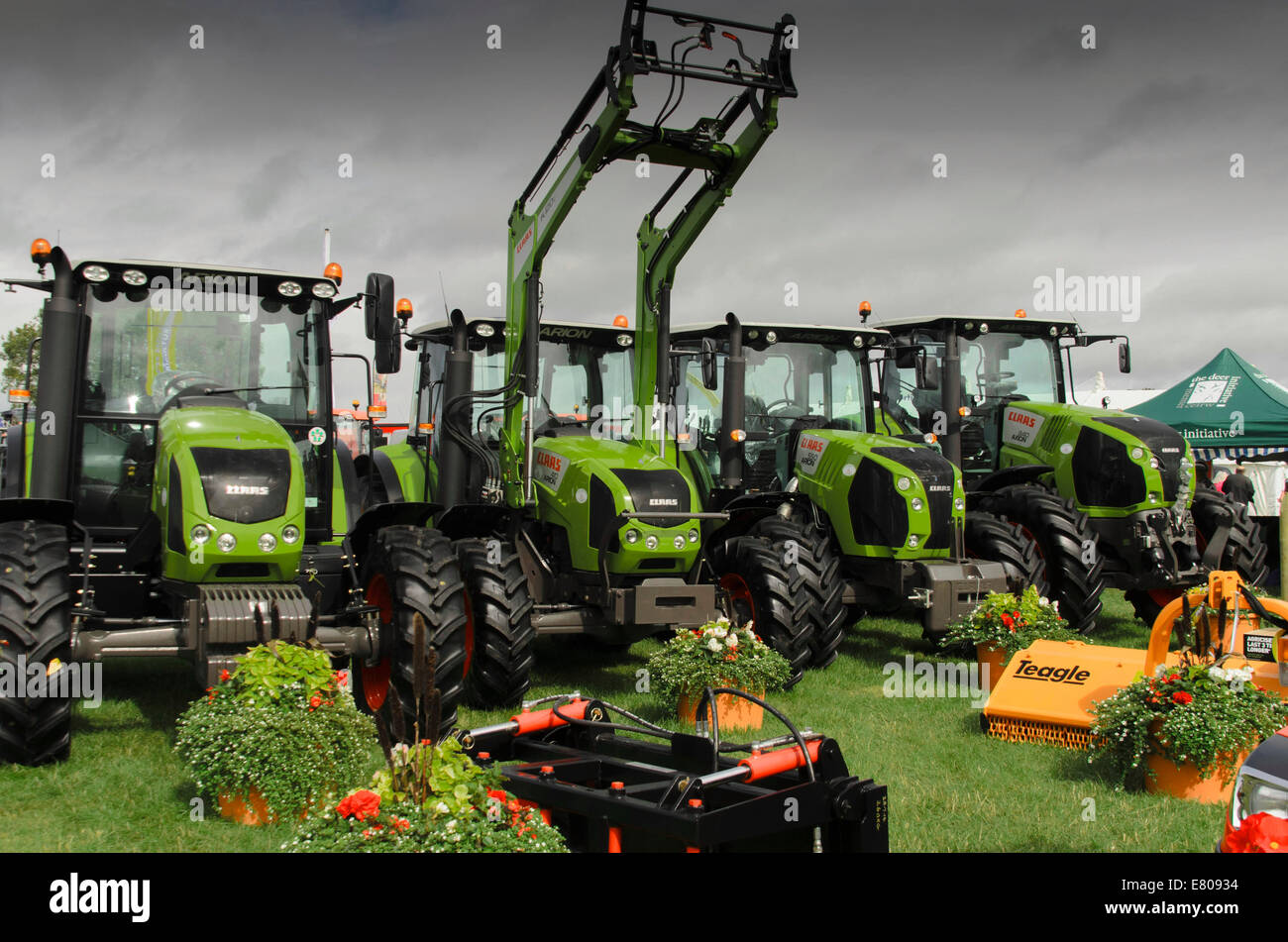 Les tracteurs Claas sur l'affichage à l'2014 Monmouth pays montrent Monmouthshire Gwent Banque D'Images