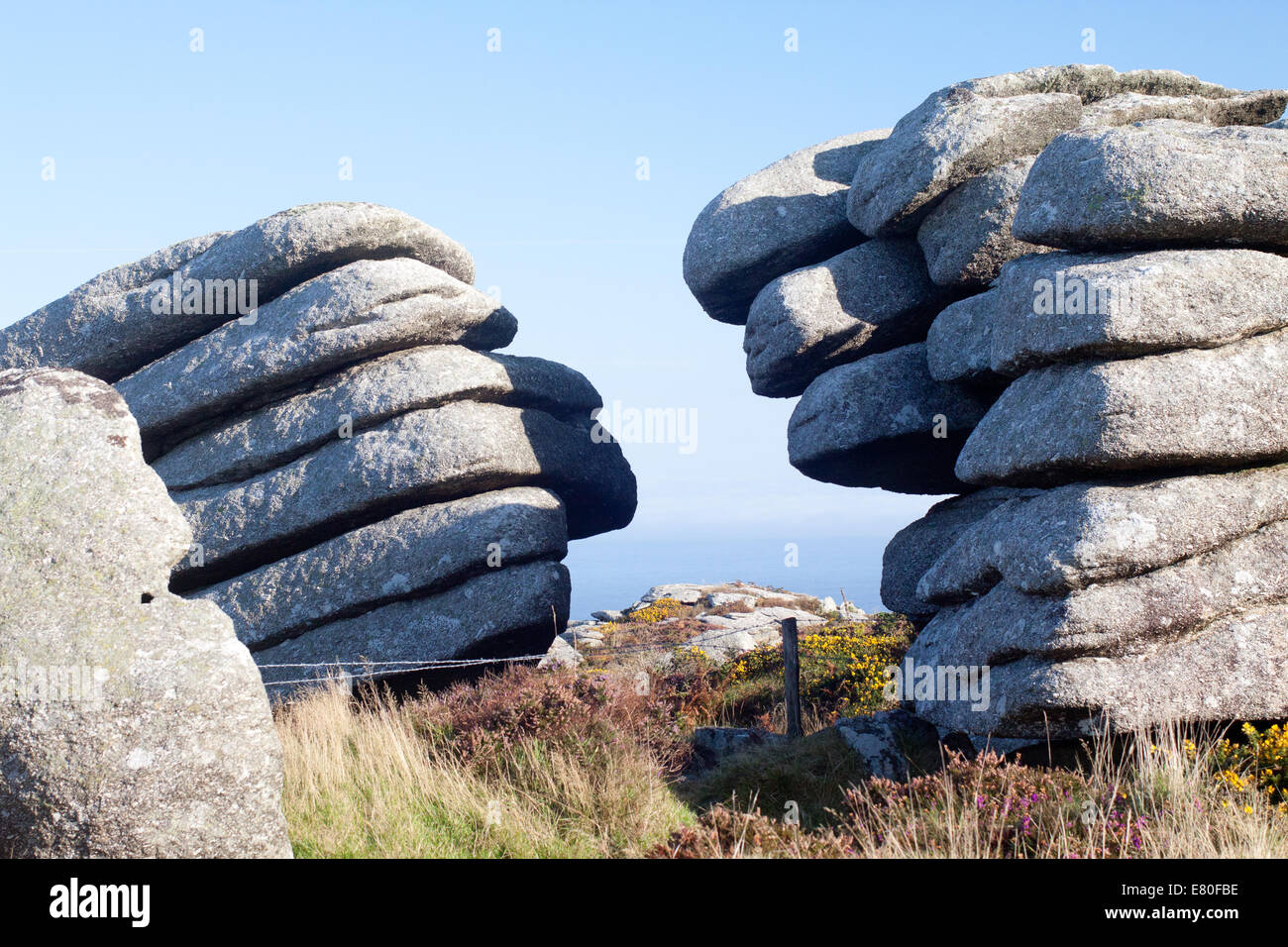 Sur les affleurements de granite haut de Zennor Hill, West Penwith, Cornwall, Angleterre. Banque D'Images