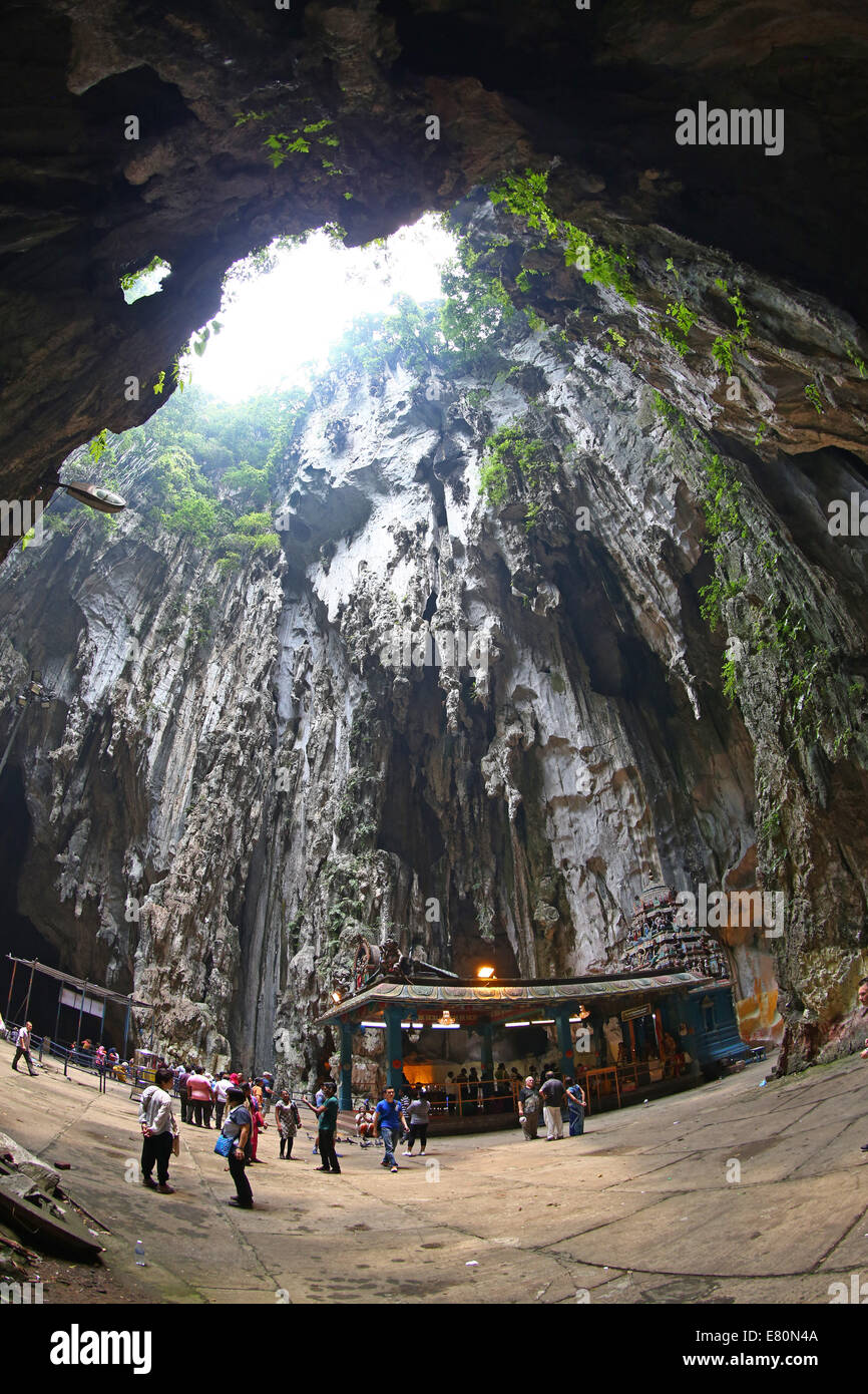 La Cathédrale ou Temple caverne à les Grottes de Batu, un sanctuaire hindou à Kuala Lumpur, Malaisie Banque D'Images