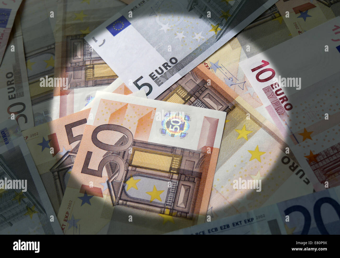Effet Projecteur appliquée à la valeur mixte Euro bank notes Banque D'Images