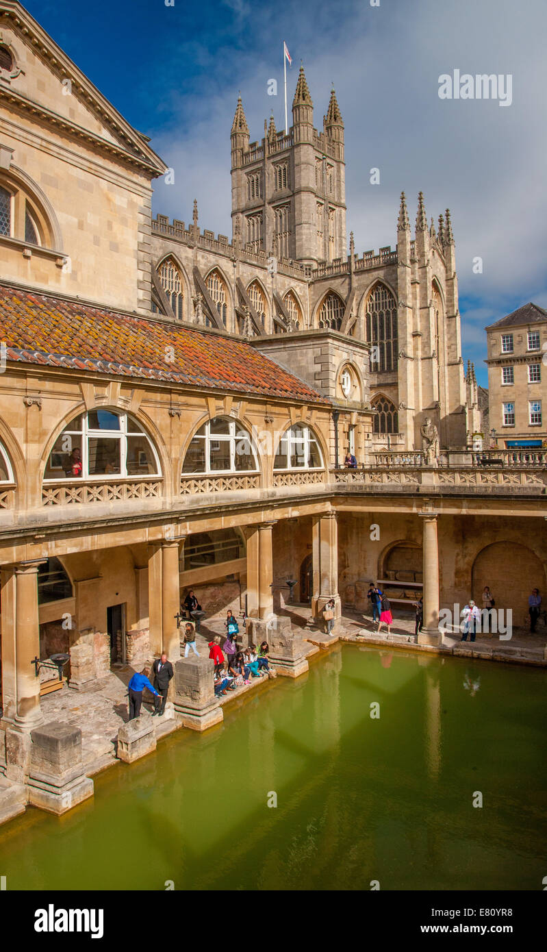 Les thermes romains, le grand bain, la seule sources chaudes dans le Royaume-Uni, le centre-ville de Bath North East Somerset England UK GB EU Europe Banque D'Images