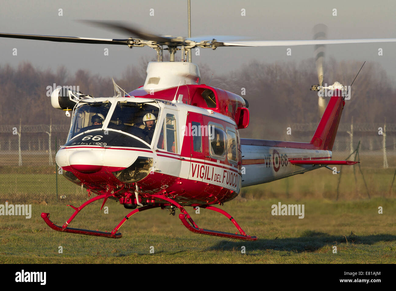 Agusta-Bell 412SP d'hélicoptère Italie Vigili del Fuoco fire and rescue service. Banque D'Images