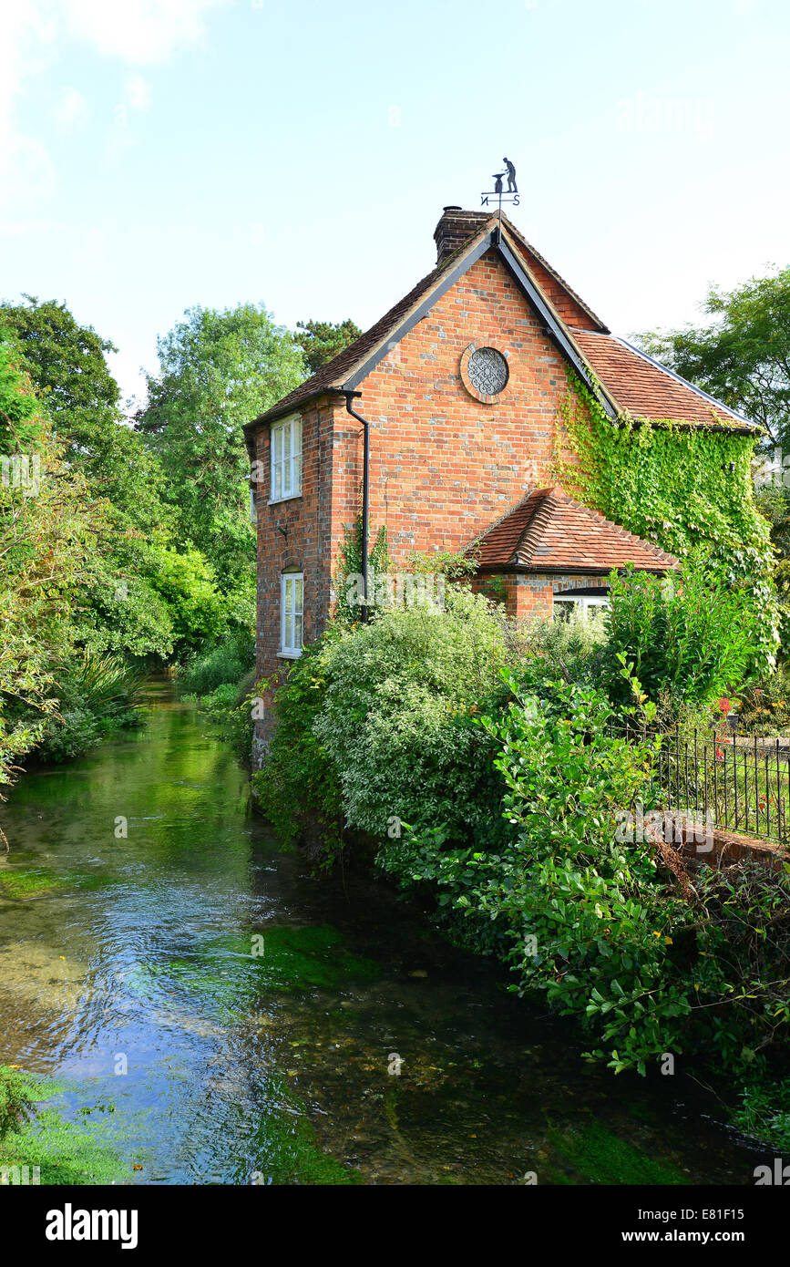 La Forge sur la Rivière Dun, Bridge Street, Hungerford, Berkshire, Angleterre, Royaume-Uni Banque D'Images