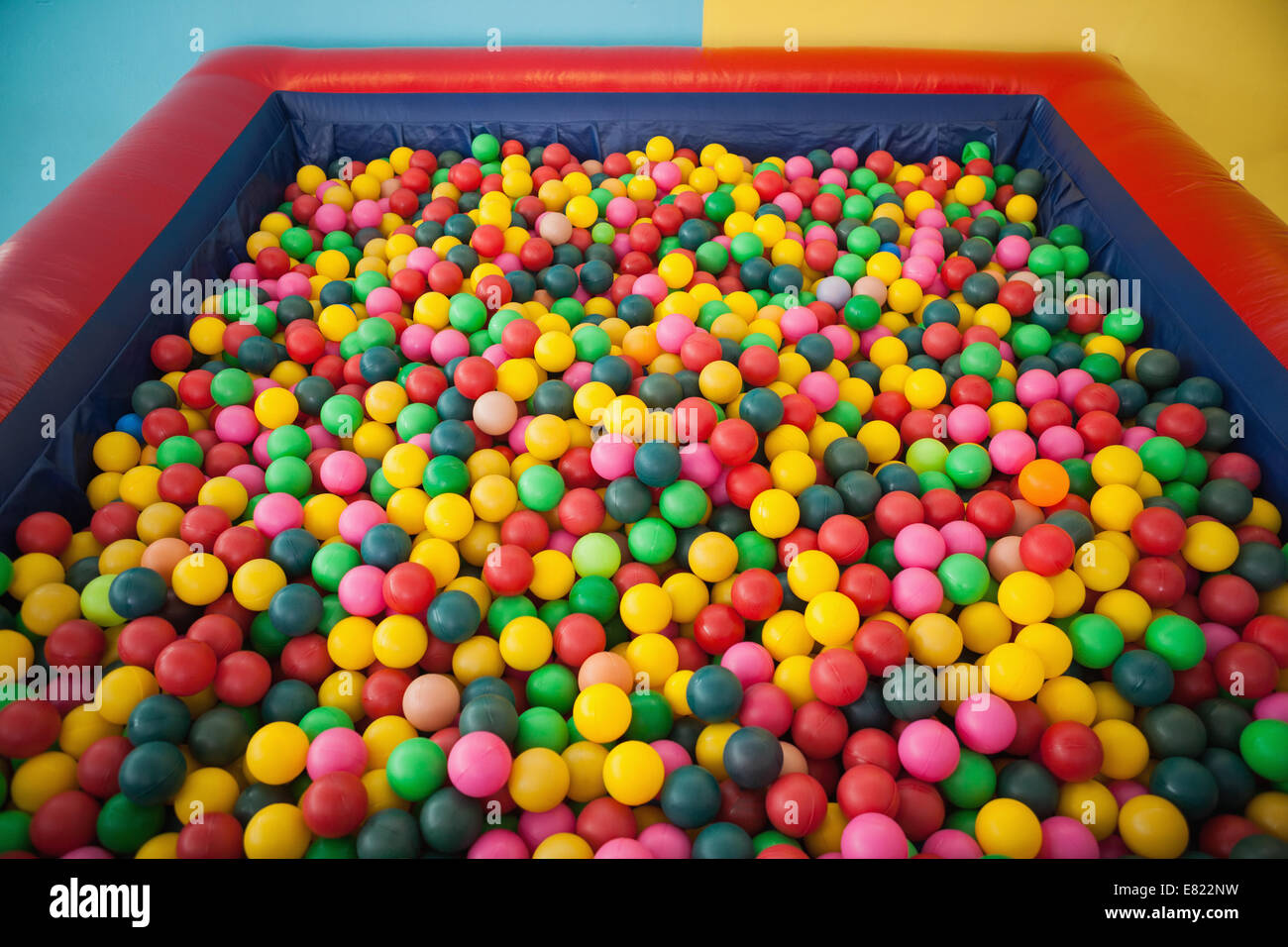 High angle view of ball pool Banque D'Images