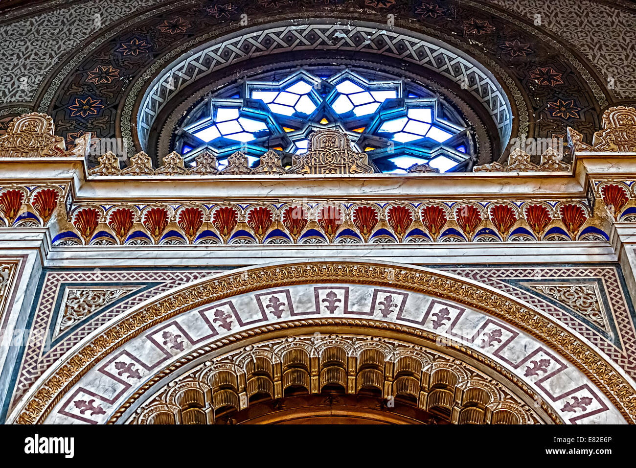 Détails de l'intérieur d'une ancienne synagogue à Timisoara, Roumanie. Banque D'Images