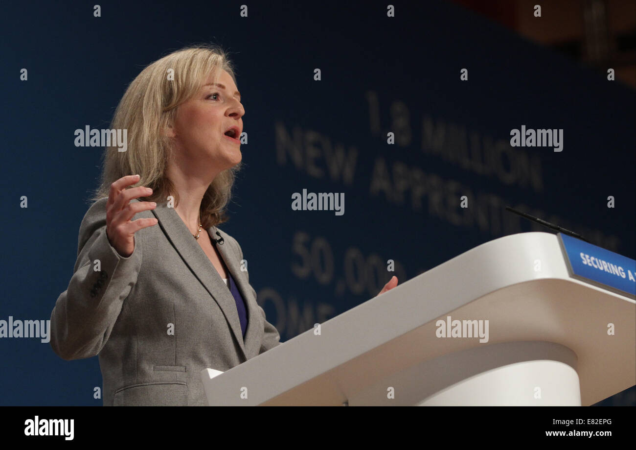ELIZABETH Truss, député Secrétaire d'ÉTAT À ENVIRON 29 septembre 2014 CPI BIRMINGHAM ENGLAND Banque D'Images