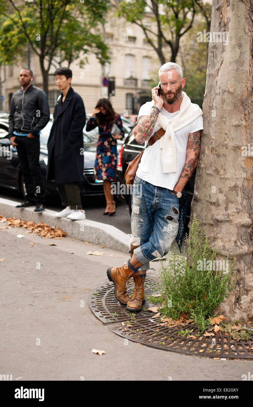 Un showgoer chic arrivant au Rochas Printemps/Été 2015 défilé à Paris, France - 24 Sept 2014 - Photo : Céline Gaille Manhattan/Piste/photo alliance Banque D'Images