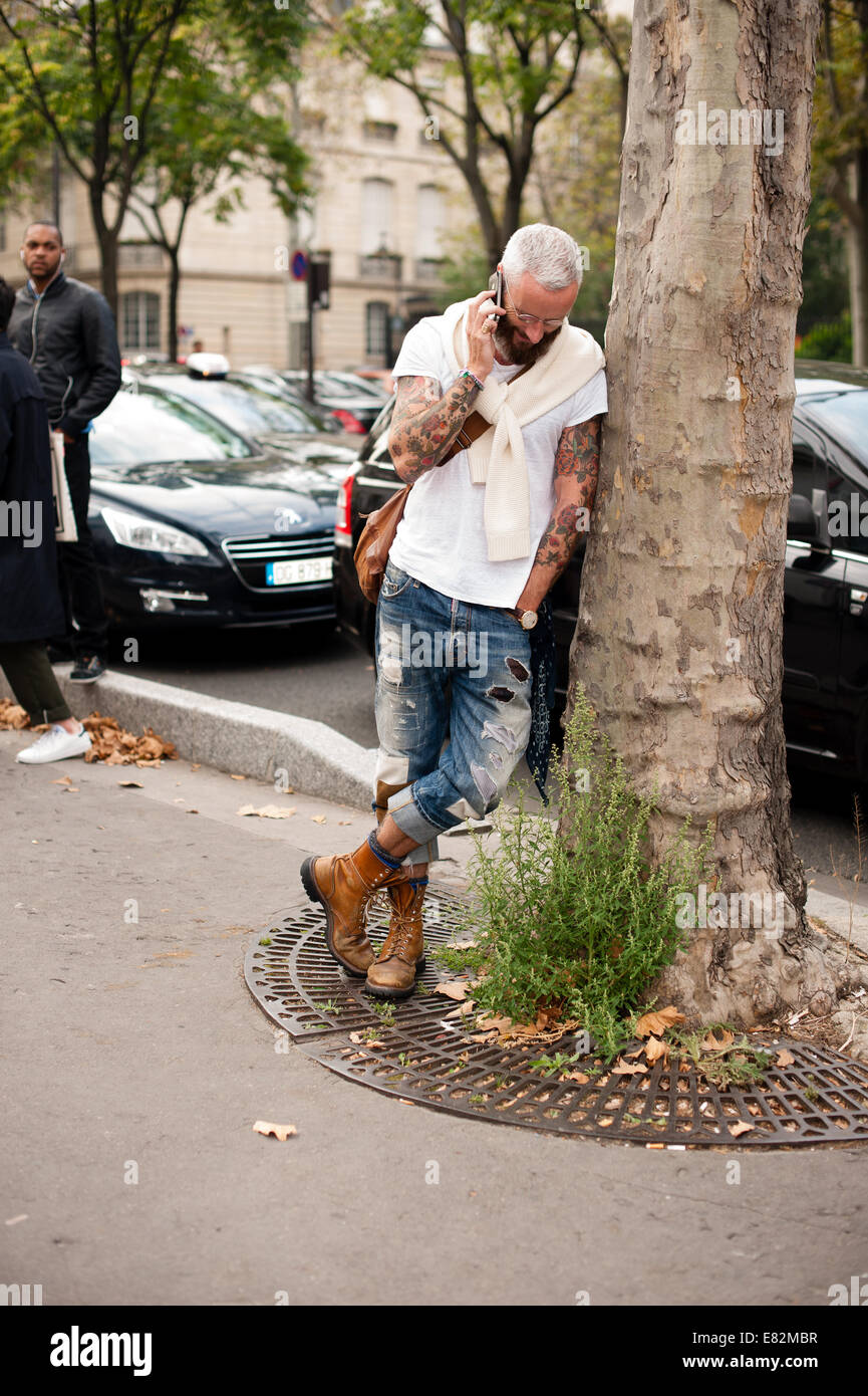 Un showgoer chic arrivant au Rochas Printemps/Été 2015 défilé à Paris, France - 24 Sept 2014 - Photo : Céline Gaille Manhattan/Piste/photo alliance Banque D'Images