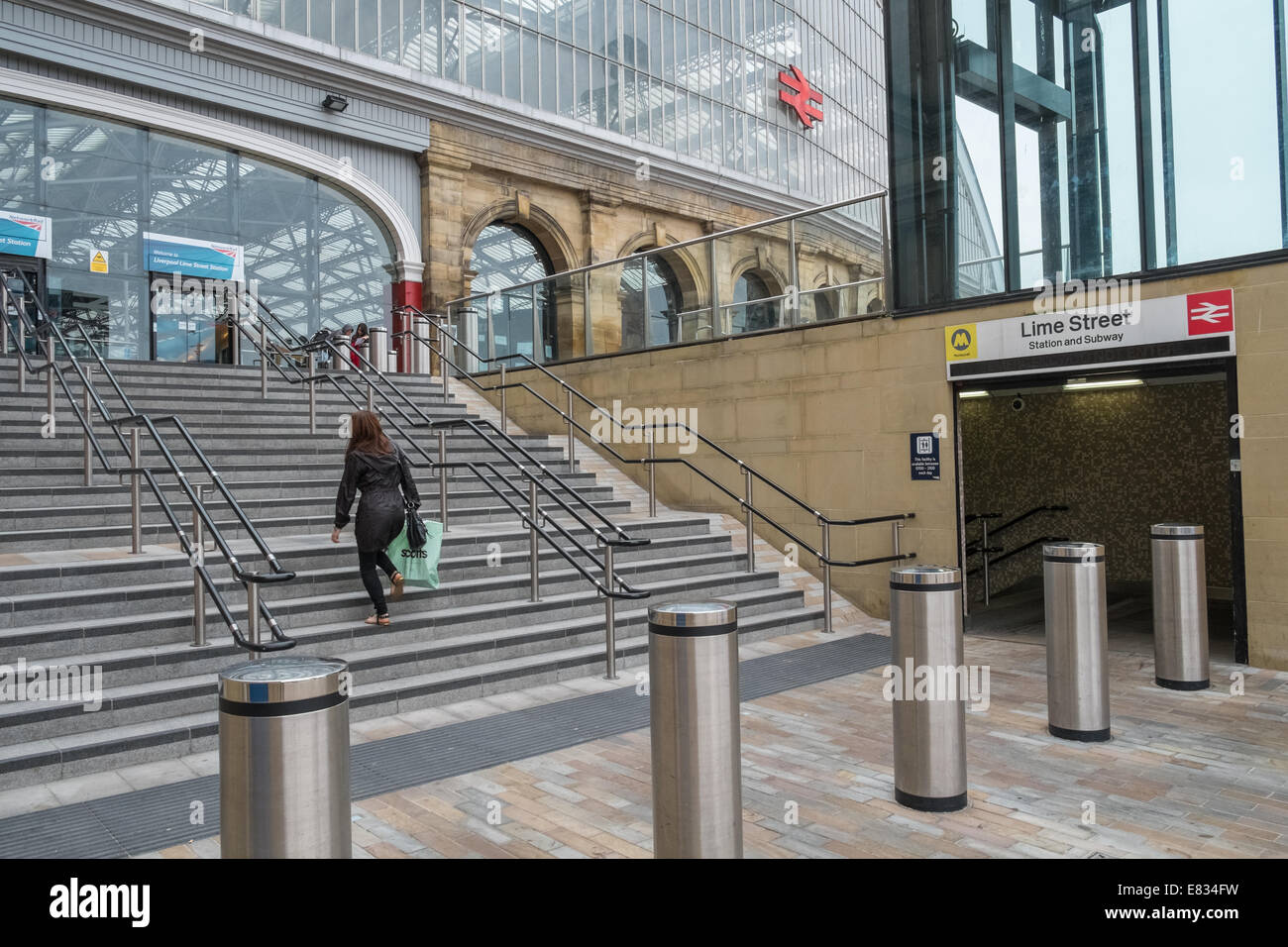 Entrée de Network Rail Lime Street, la gare de Liverpool, Merseyside, England UK Banque D'Images
