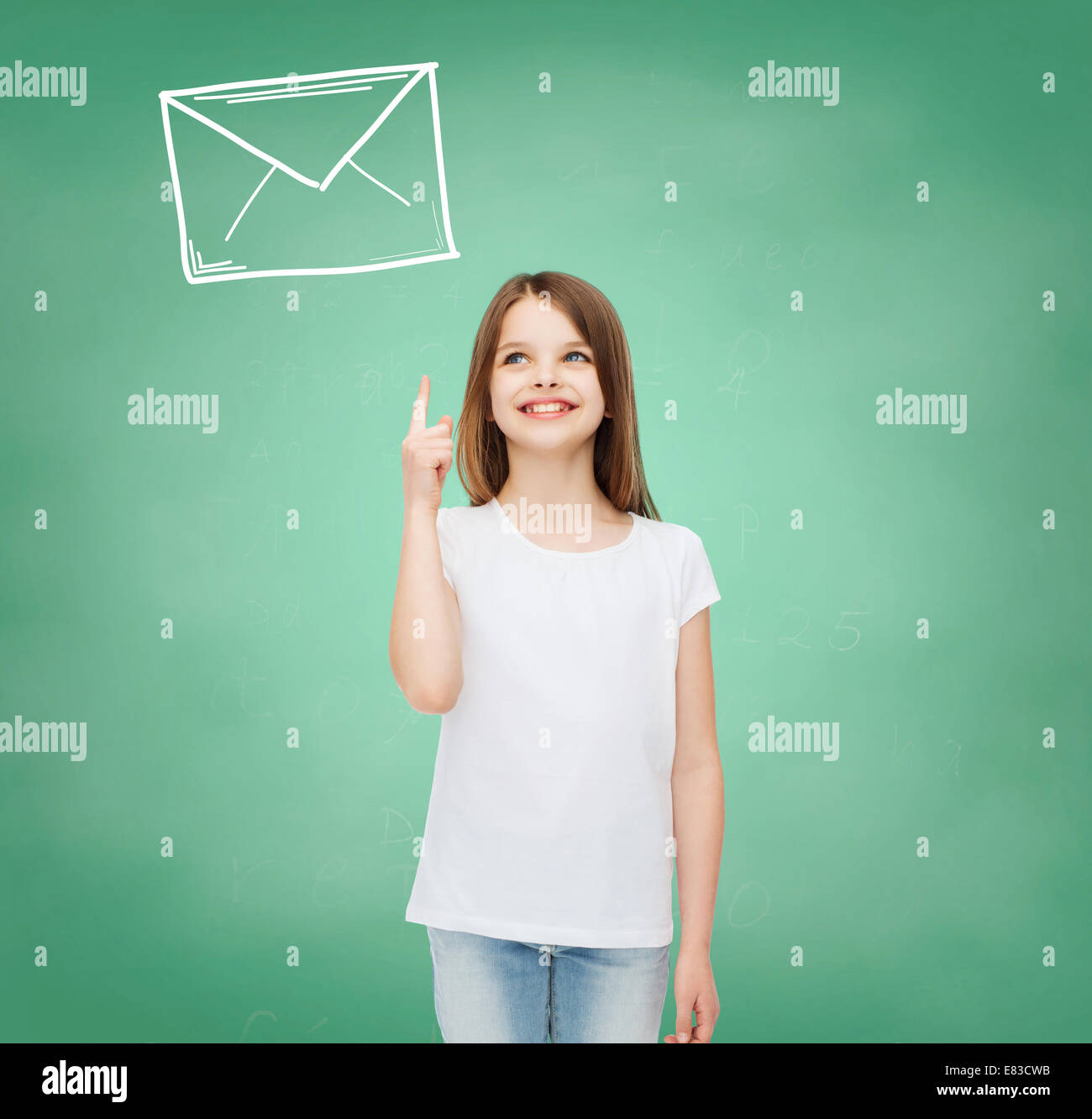 Smiling little girl in white t-shirt blanc Banque D'Images