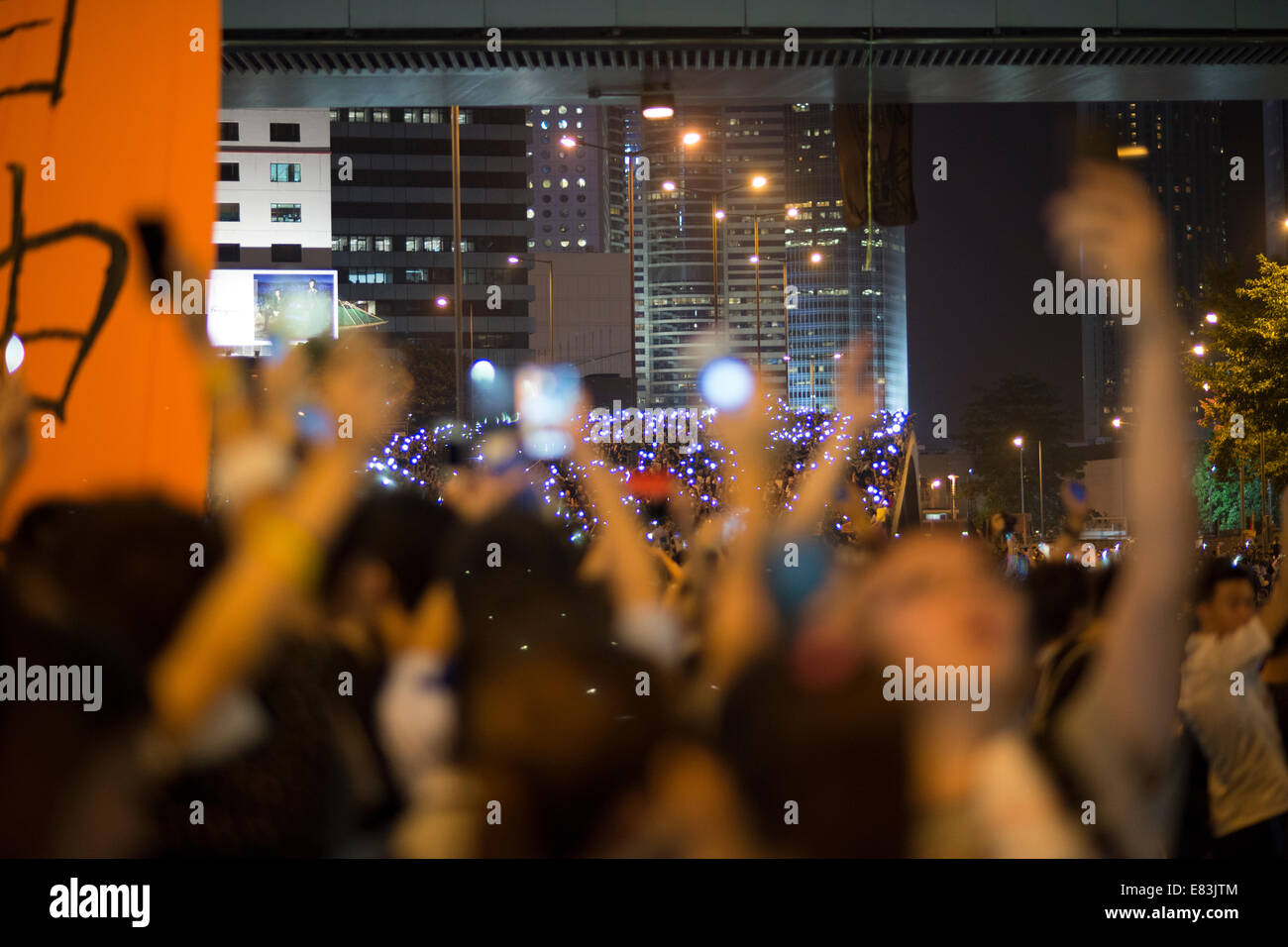 Des dizaines de milliers de personnes rallye sur les routes principales qui entourent les bureaux gouvernementaux de Tamar, Hong Kong, le 29 septembre, 20 Banque D'Images