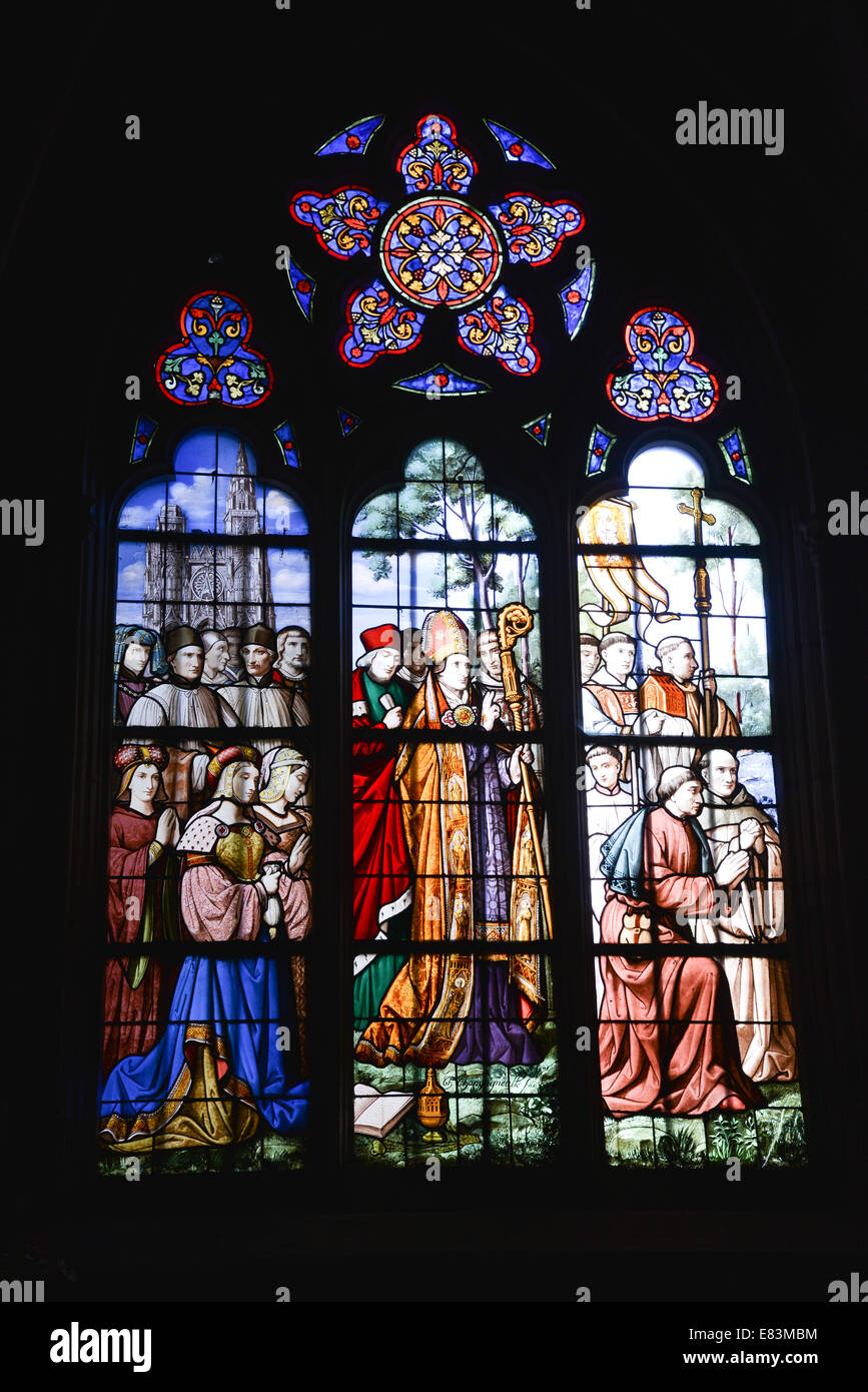 Vitraux de la cathédrale d'Epine en France Banque D'Images