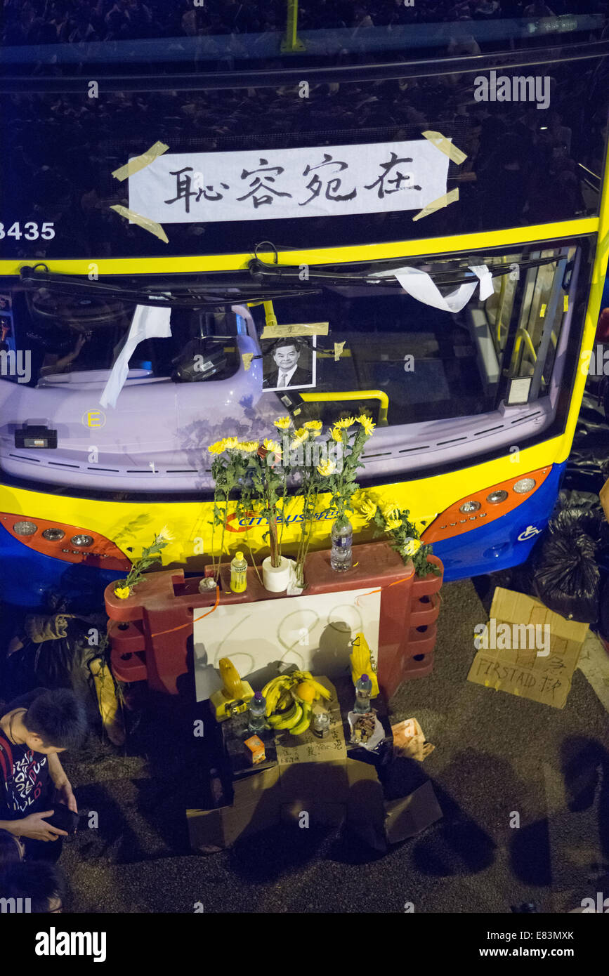 Des dizaines de milliers de personnes rallye sur les routes principales qui entourent les bureaux gouvernementaux de Tamar, Hong Kong, le 29 septembre, 20 Banque D'Images