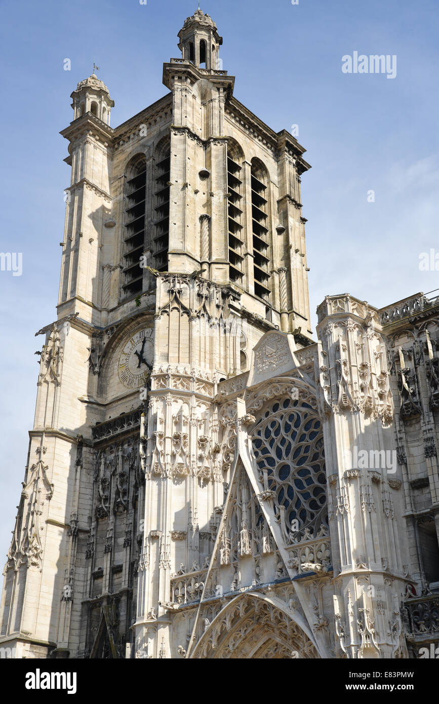 St pierre et la cathédrale Paul à Troyes, France Banque D'Images