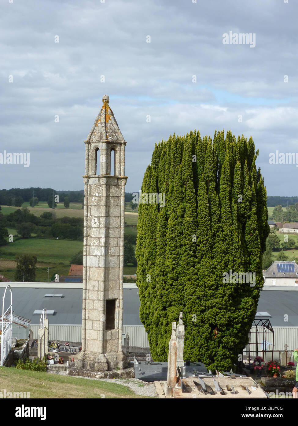 Laterne des morts de Saint Agnant De Versillat, France Banque D'Images