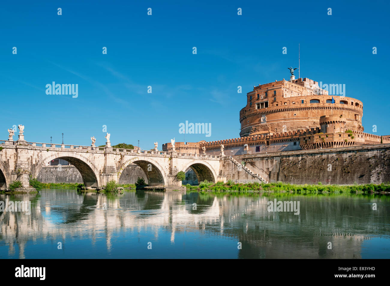 Château Saint Ange, Saint Ange Bridge et le Tibre à Rome, Italie. Banque D'Images