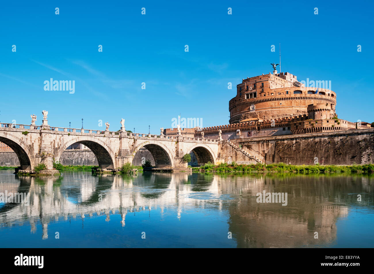 Château Saint Ange, Saint Ange Bridge et le Tibre à Rome, Italie. Banque D'Images