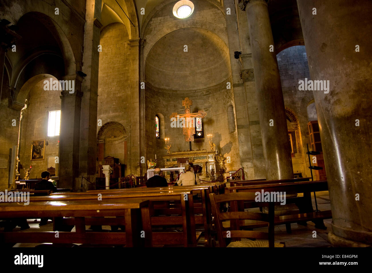 Intérieur de la cathédrale de San Martino de Lucques en Toscane, Italie Banque D'Images