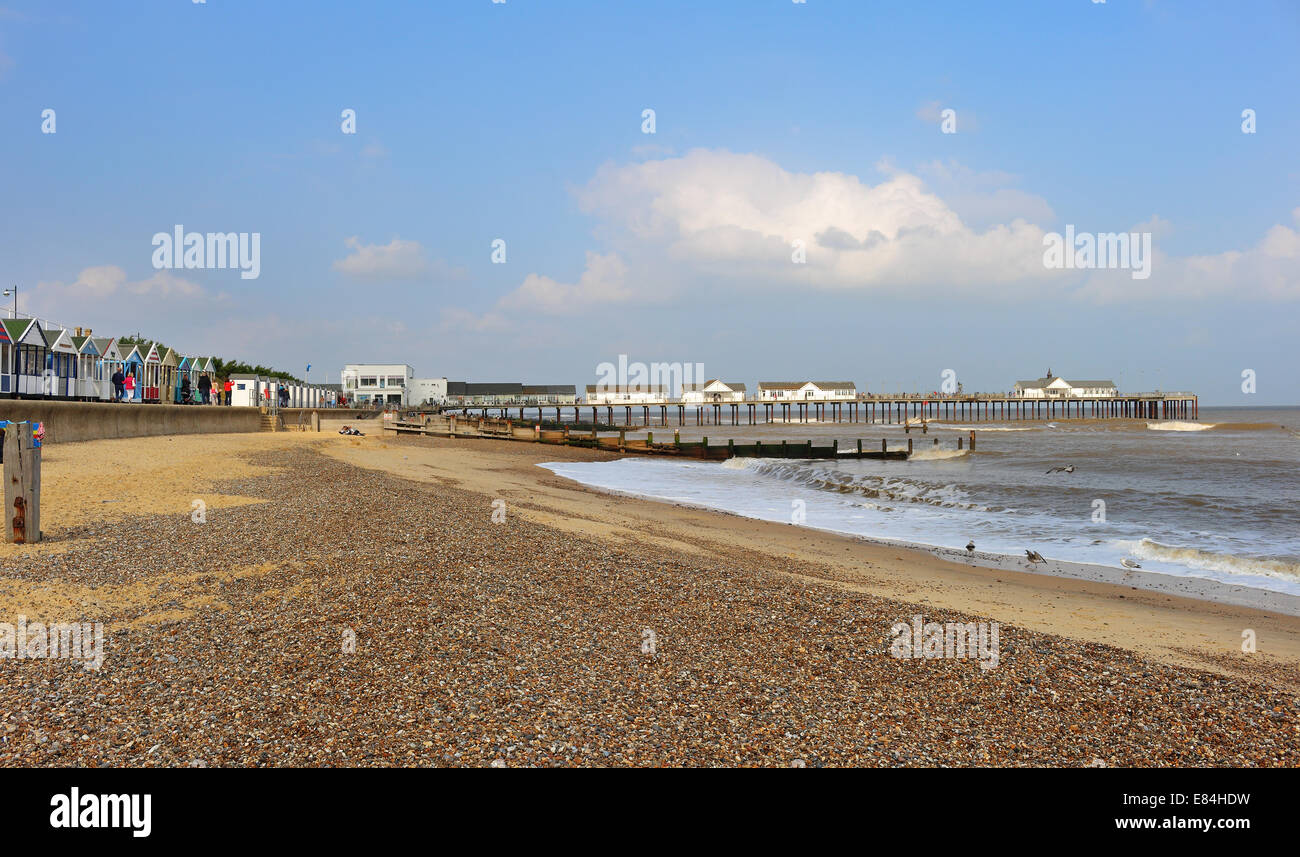 Anglais ville côtière de Southwold, Suffolk dans l'East Anglia, en Angleterre grâce à la jetée s'avançant dans la mer Banque D'Images