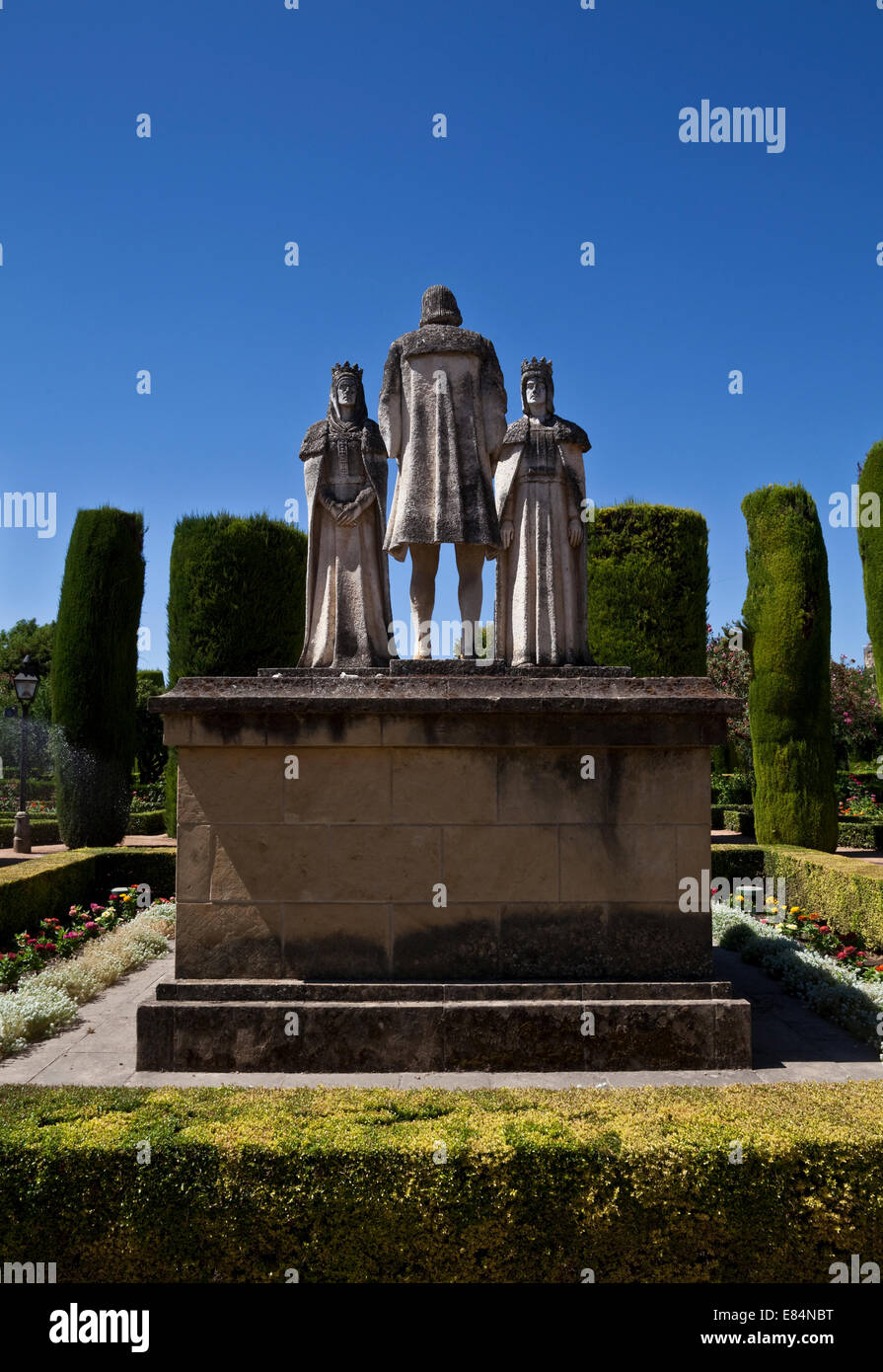Statue de Christophe Colomb, le roi Ferdinand et La Reine Isabel, Alcazar de los Reyes Cristianos, la ville de Cordoba, Andalousie, Espagne Banque D'Images