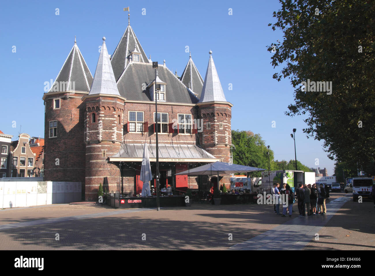 Place Nieuwmarkt gatehouse Waag Amsterdam Pays-Bas Banque D'Images