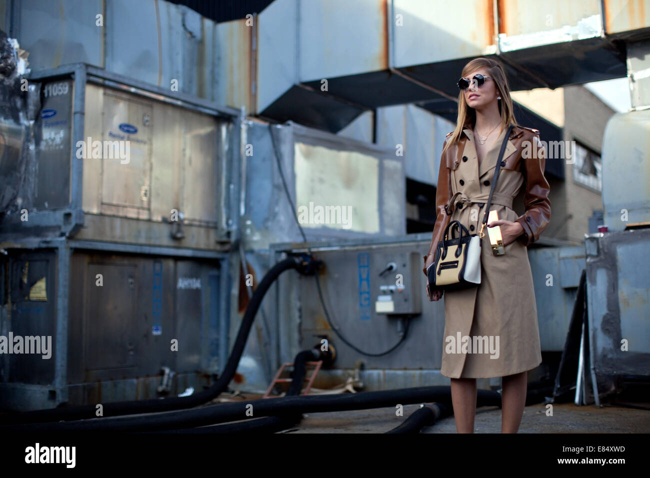 Les femmes New York Fashion Week SS 2014 Jour 2 - Street Style Avec :  Chiara Ferragni // CHIARA FERRAGNI CROC BOOTS (disponible dans ces magasins  et en ligne ici) Burberry Prorsum