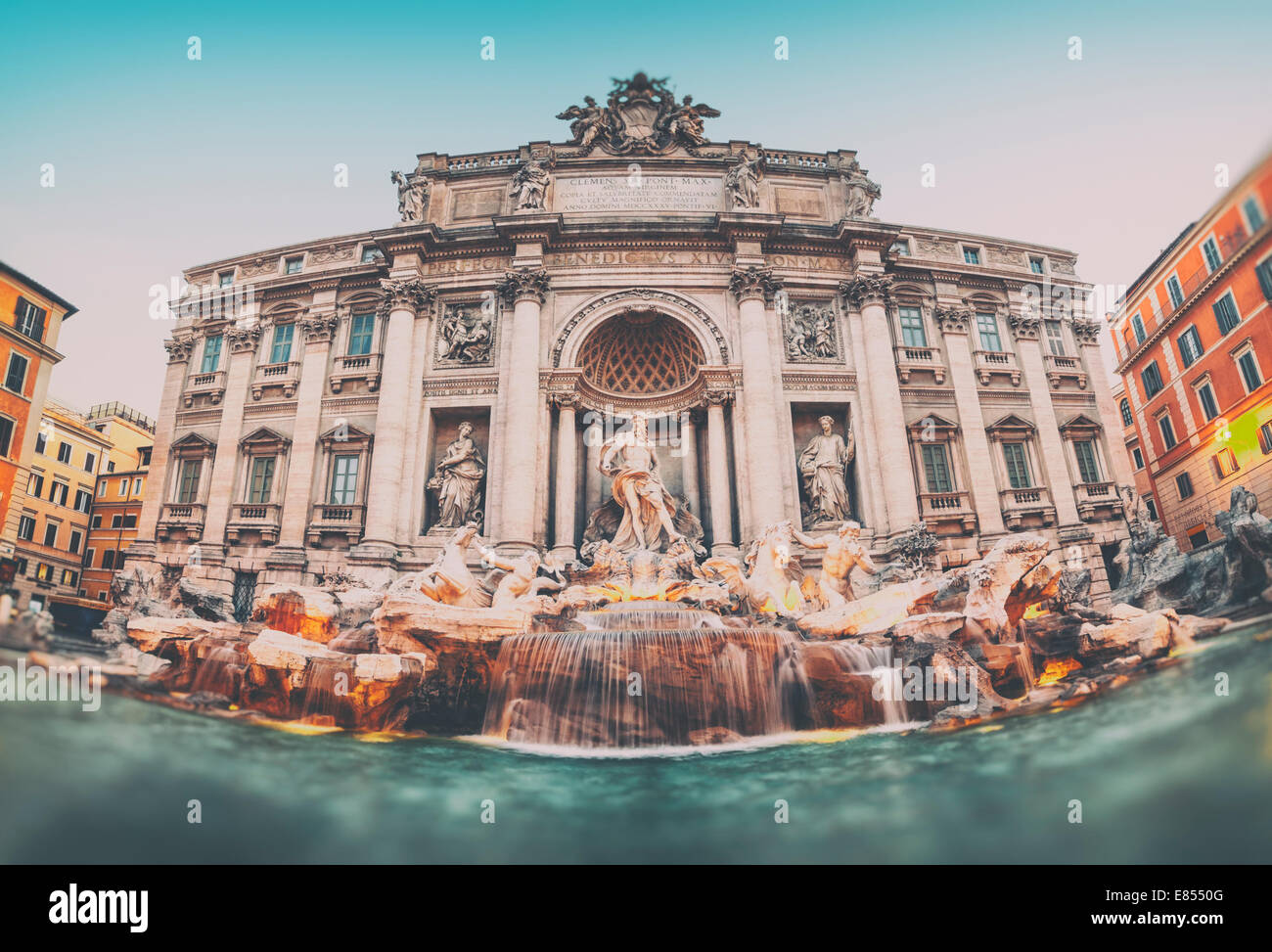 Style vintage photo de la fontaine de Trevi (Fontana di Trevi). Rome - Italie. Banque D'Images