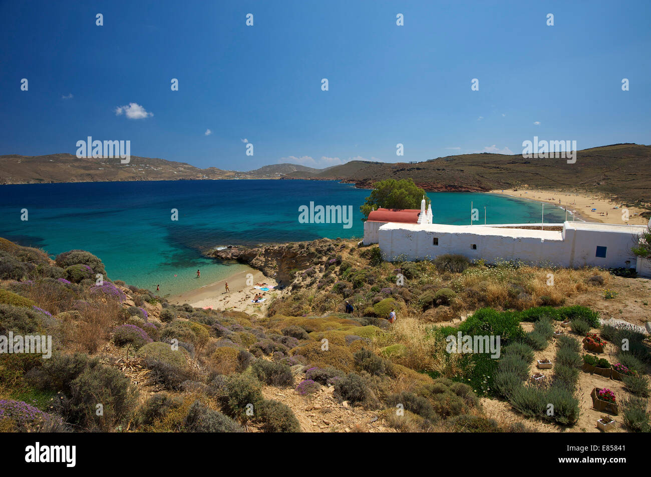 Baie de Panormos et Agios Sostis, Mykonos, Cyclades, Grèce Banque D'Images