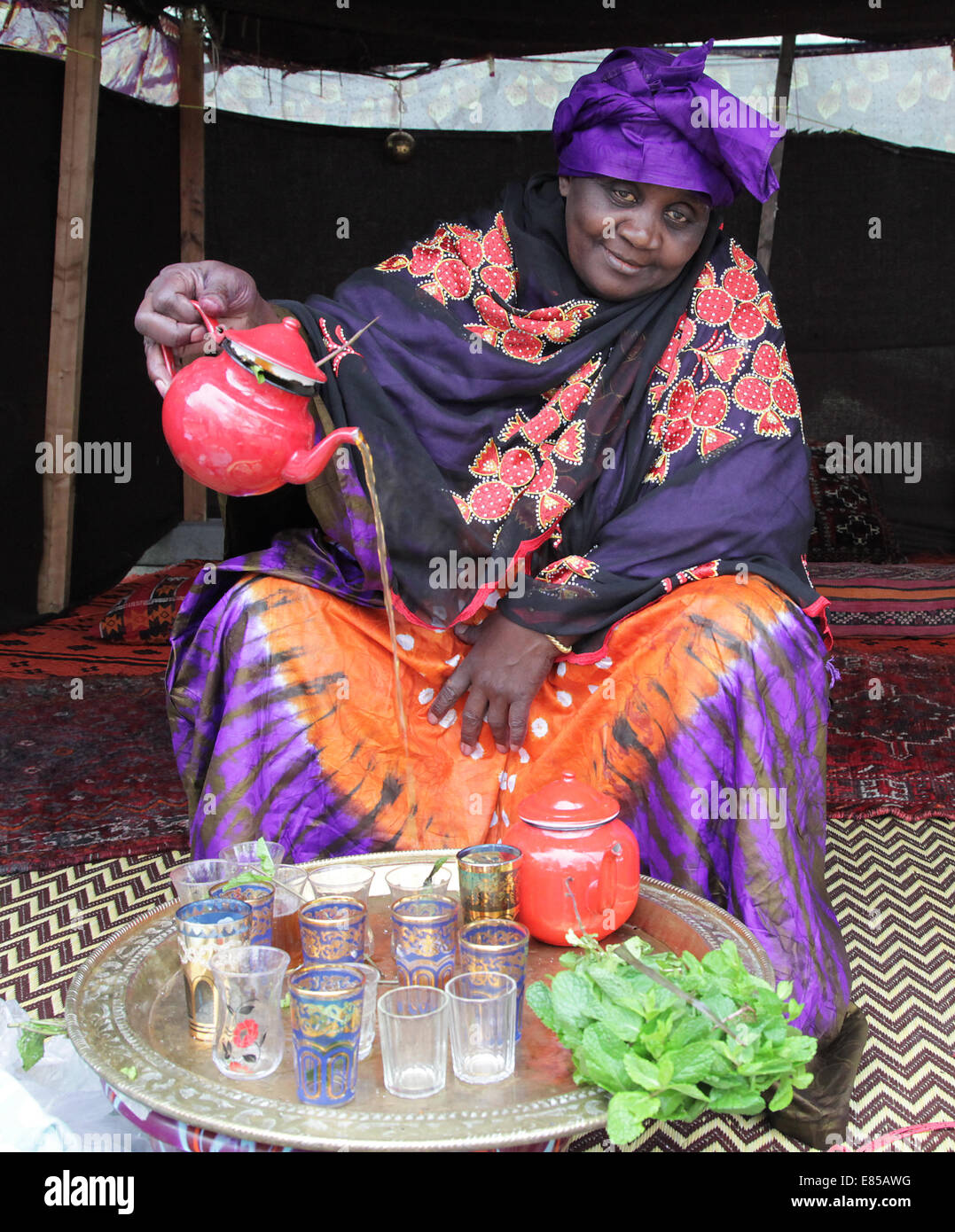 La nomade africaine de Mauritanie cérémonie du thé cérémonie du thé.Mauritanie.nomade.Afrique du Nord Banque D'Images