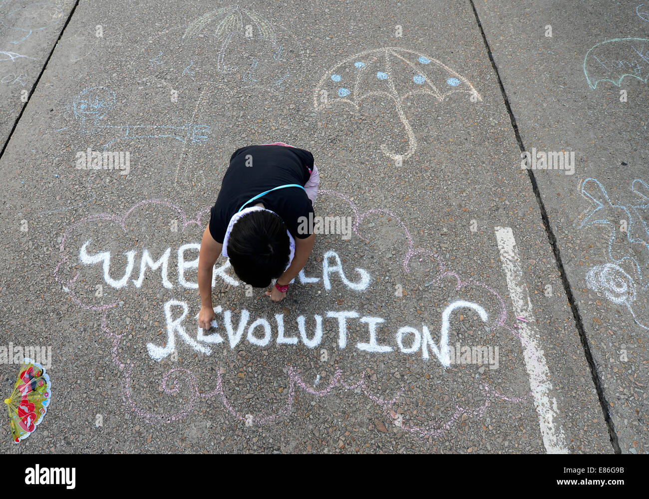 Hong Kong, Chine. Le 1er octobre 2014. Des manifestants pro-démocratie bloquer routes principales en matière d'Amirauté, Central District, dans le cadre de la désobéissance civile de Hong Kong, mouvement largement visée sous le nom de Crédit : révolution Boaz Rottem/Alamy Live News Banque D'Images