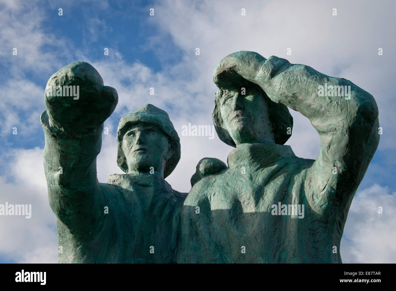 'À la recherche au large, un monument par Ingi Gislason pour le 80e anniversaire du port de Reykjavik, Islande Banque D'Images