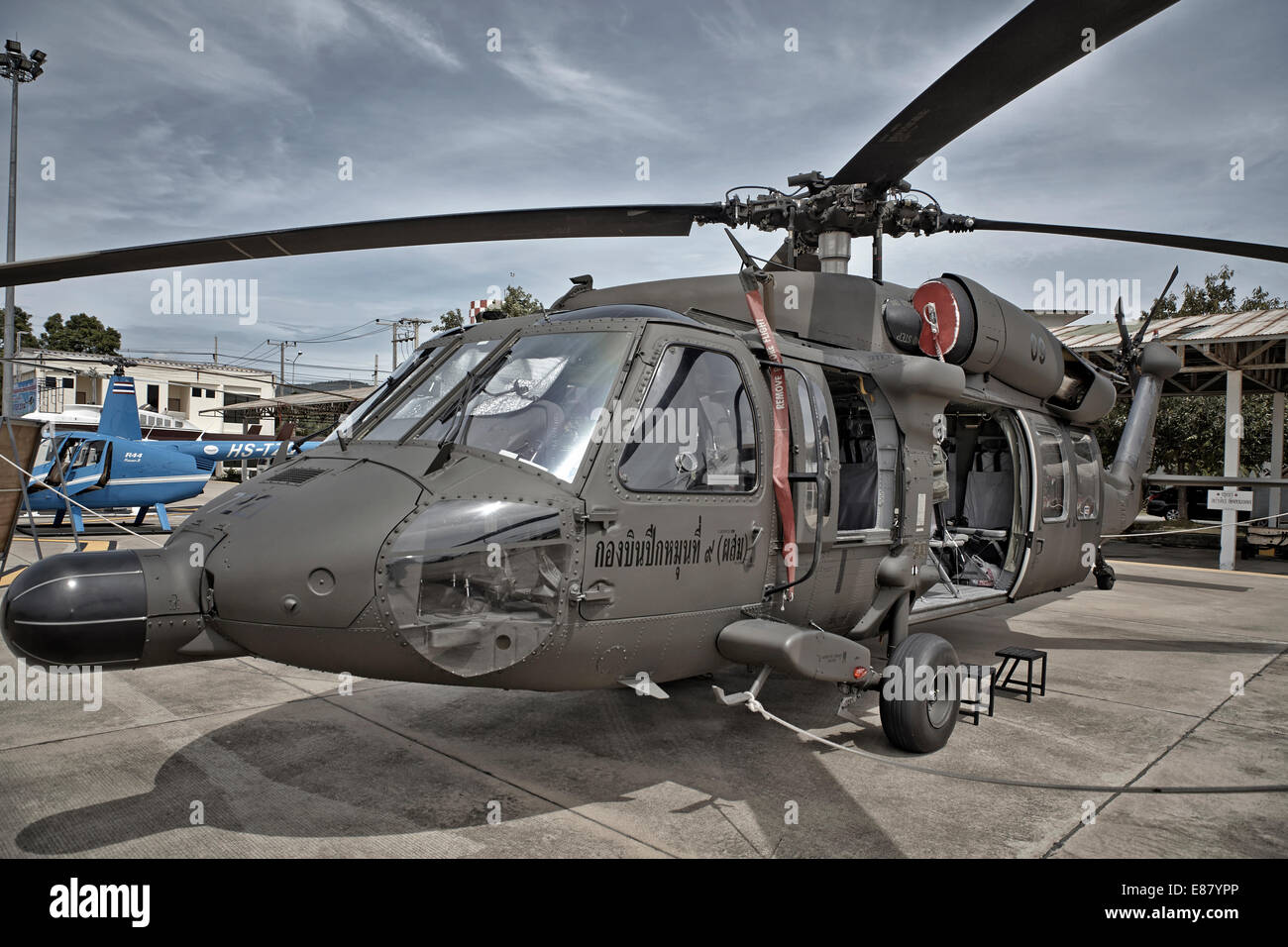 Hélicoptère militaire Sikorsky utilisé par les forces armées thaïlandaises. Thaïlande S. E. Asie. Hélicoptère stationné Banque D'Images