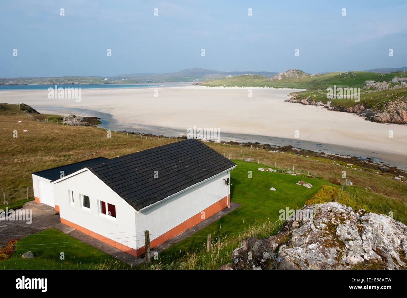 Une chambre donnant sur Cappadale Sands, une partie d'Uige Traigh sur l'île de Lewis. Banque D'Images