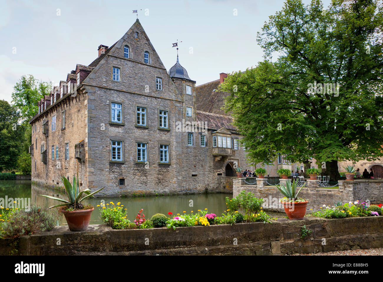 Schloss, Huelsede Huelsede au château à douves, Weser-Renaissance, Basse-Saxe, Allemagne, Europe, Banque D'Images