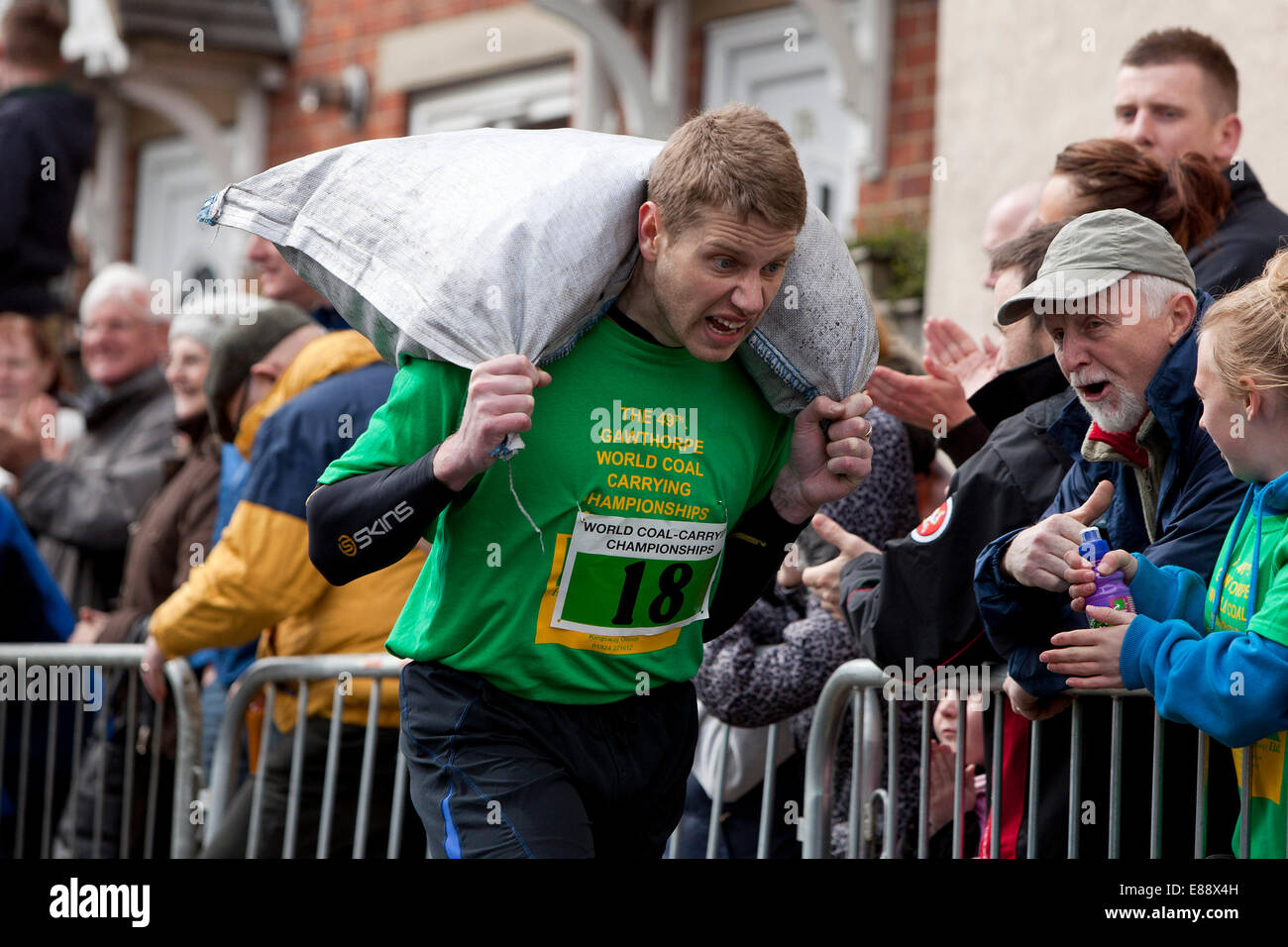 09/04/2012. Gawthorpe , West Yorkshire / UK. Championnats du monde de l'exécution du charbon Banque D'Images