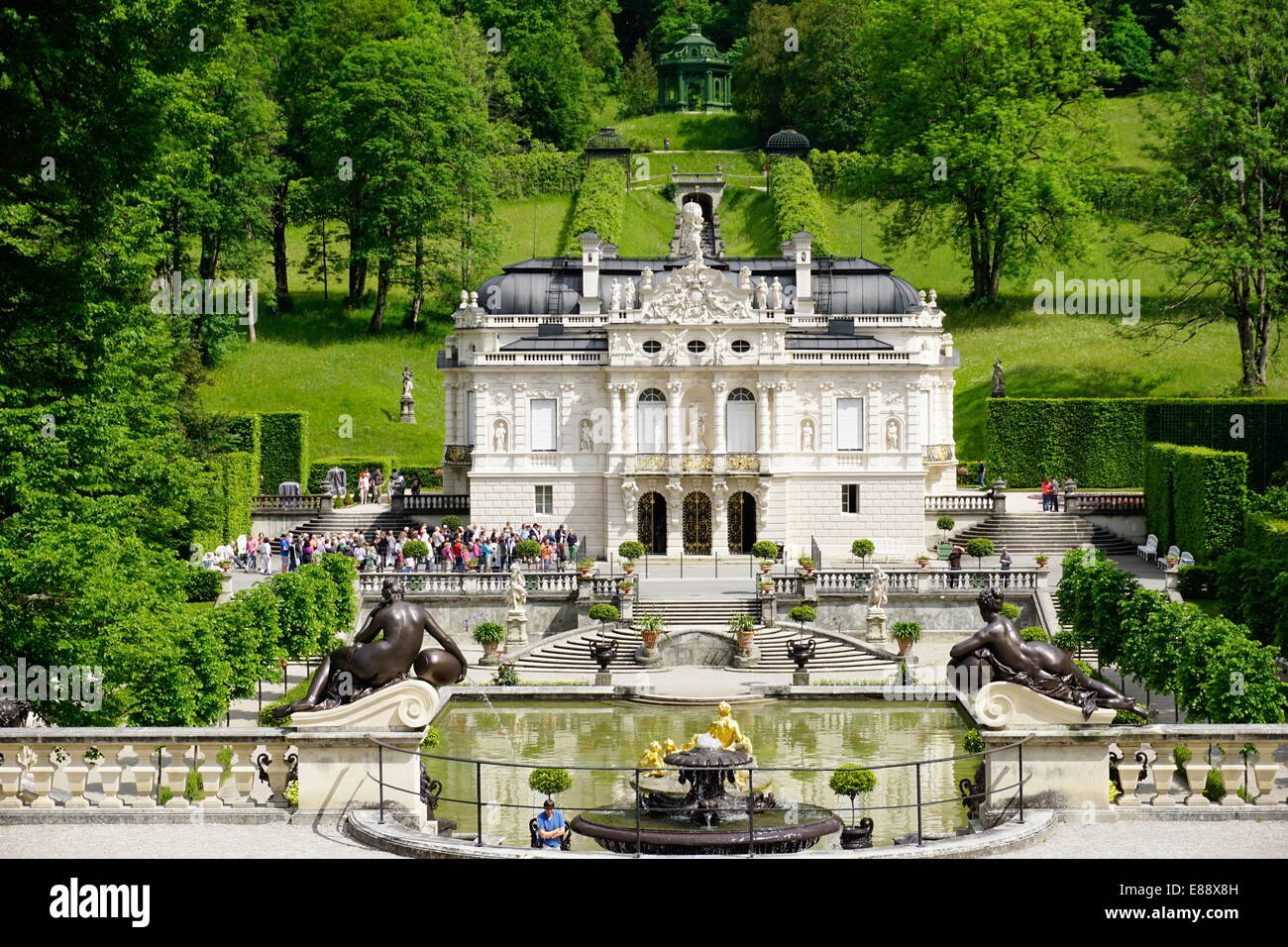 Palais de Linderhof, villa royale du roi Louis le deuxième, Bavaria, Germany, Europe Banque D'Images