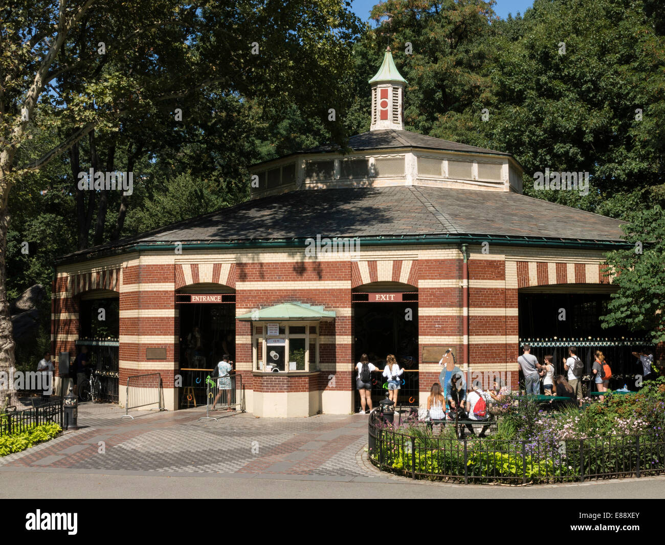 Carrousel dans Central Park, NYC Banque D'Images