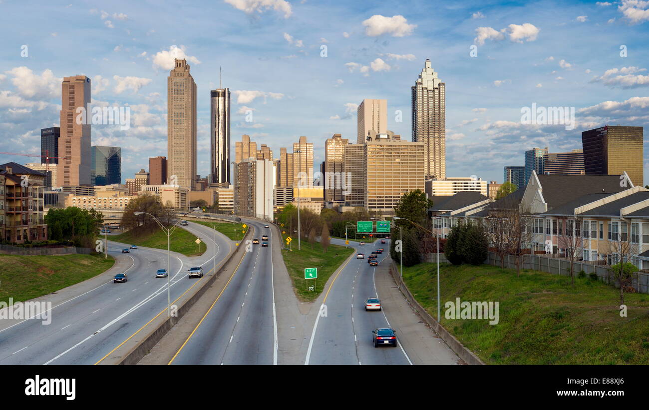 View sur Freedom Parkway et l'horizon du centre-ville d'Atlanta, Atlanta, Géorgie, États-Unis d'Amérique, Amérique du Nord Banque D'Images