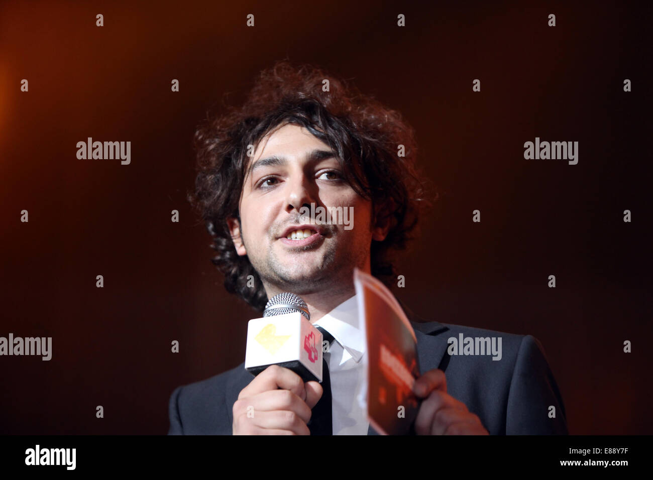 Photo par Chris Bull Rockcorps Orange au théâtre Apollo Manchester . alex zane Photo : Chris BULL DATE : 05/05/10 Banque D'Images