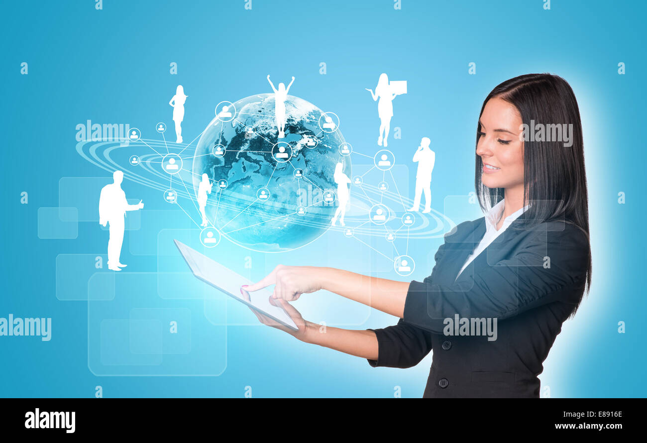 Les femmes utilisant la tablette numérique et de la Terre Banque D'Images Les femmes utilisant la tablette numérique et de la Terre Banque D'Images
