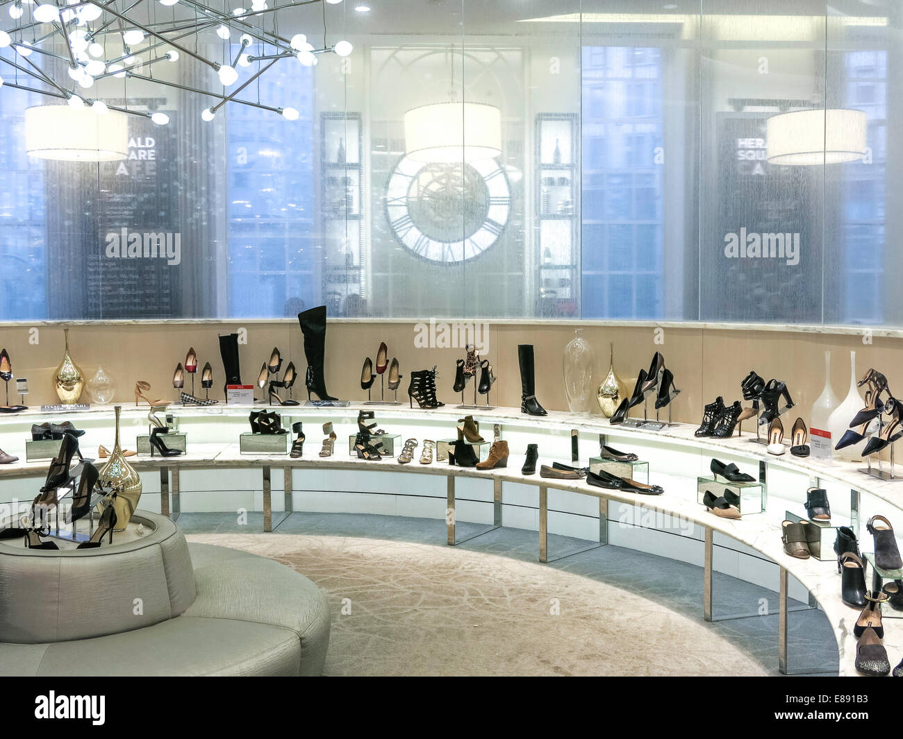 Des chaussures Macy's Department Store, Herald Square, NYC Banque D'Images