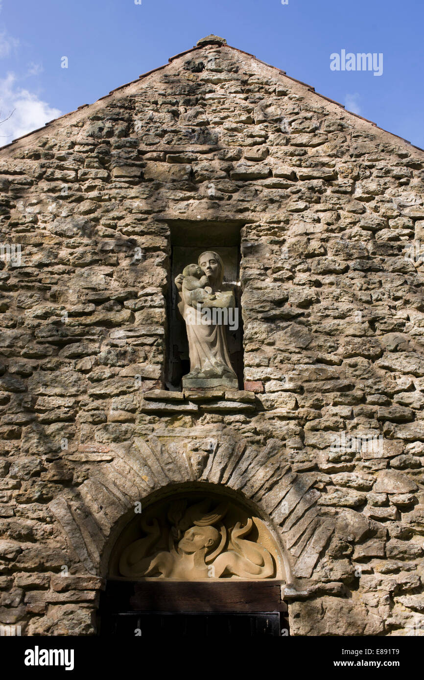 La chapelle construite par sculpteur John Bunting à Scotch Corner sur l'âge du bronze et l'époque médiévale Rue Hambleton toucheurs itinéraire, North York Banque D'Images