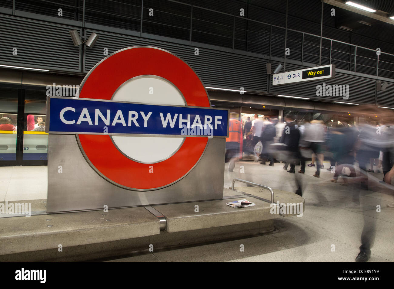 Système de métro de Londres a ouvert ses portes en 1863-11 avec les lignes 270 et 250 stations de milles de voie Banque D'Images