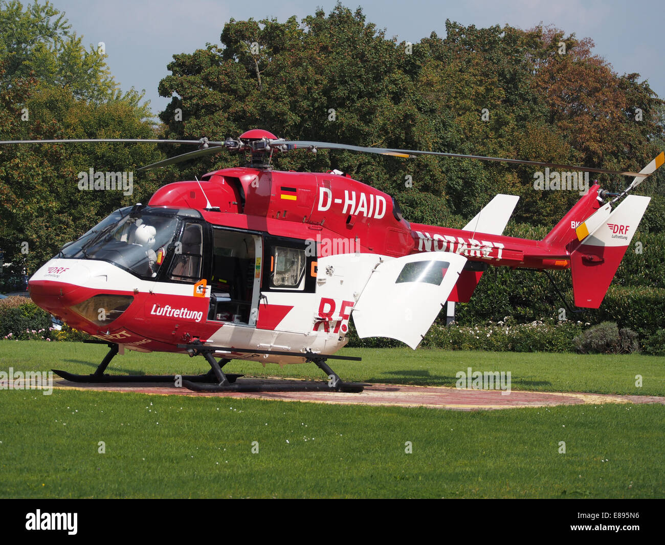 D-HAID (cn 7018) Messerschmitt BC3B6lkow-Blohm BK-117 B2 (LBA) 3049, la DRF Luftrettung, pic4 Banque D'Images