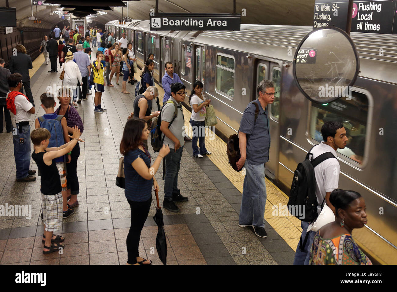 New York, États-Unis, les gens dans une station de métro Banque D'Images