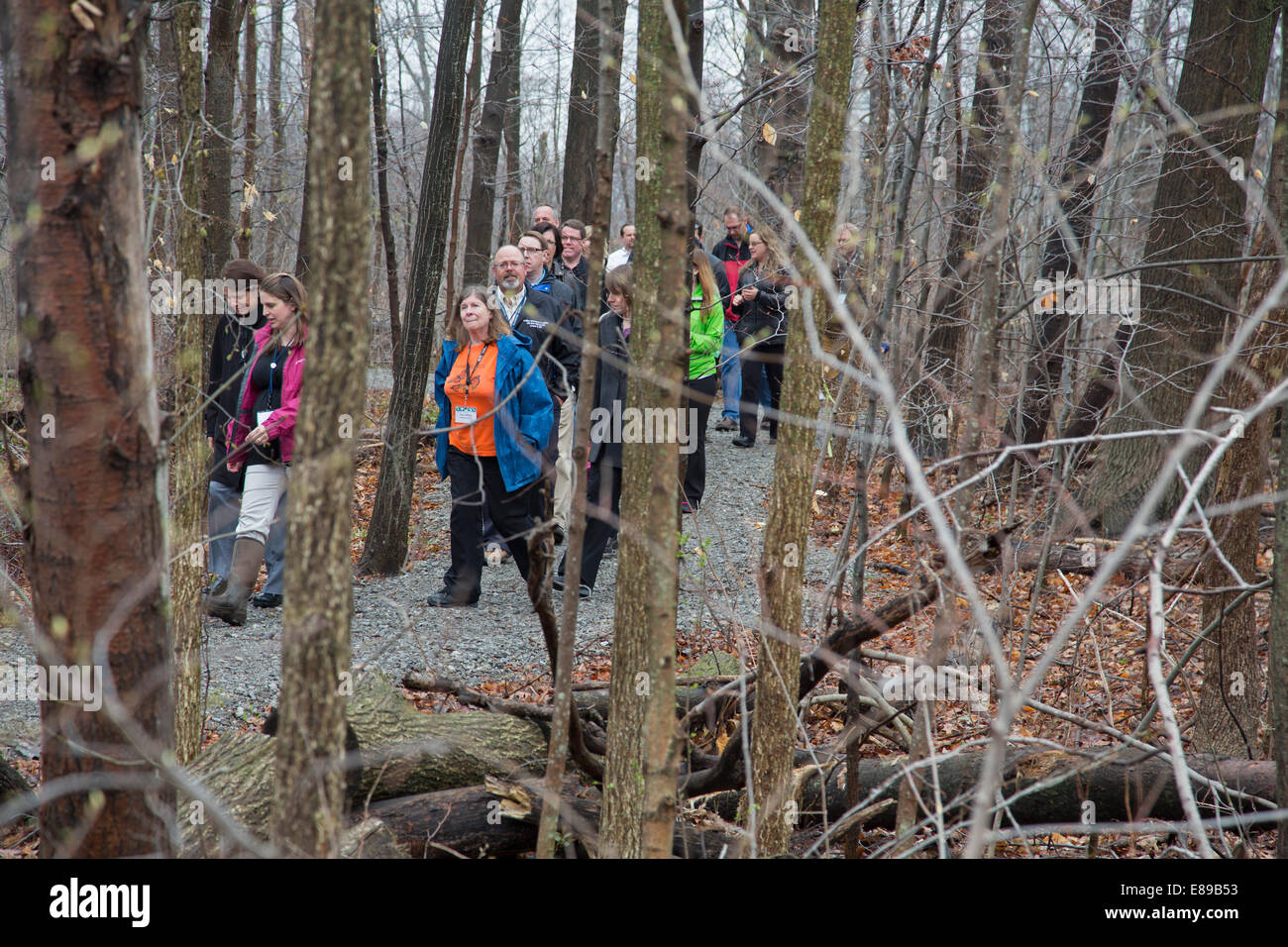 Novi, Michigan - membres de la Wildlife Habitat Council Le tour de la propriété de l'ITC Holdings. Banque D'Images