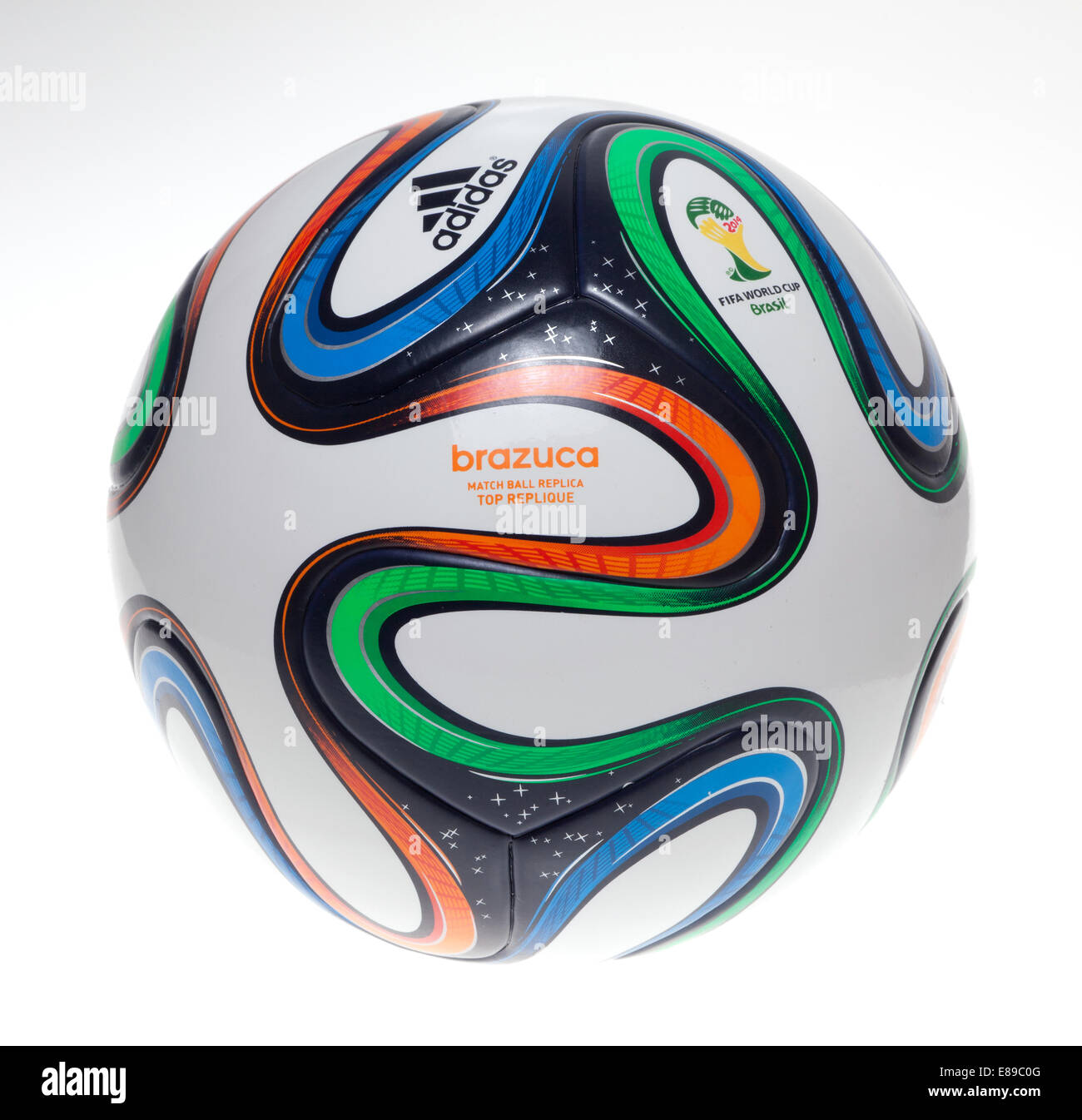 Berlin, Allemagne, le ballon officiel de la Coupe du Monde Brésil 2014  Photo Stock - Alamy