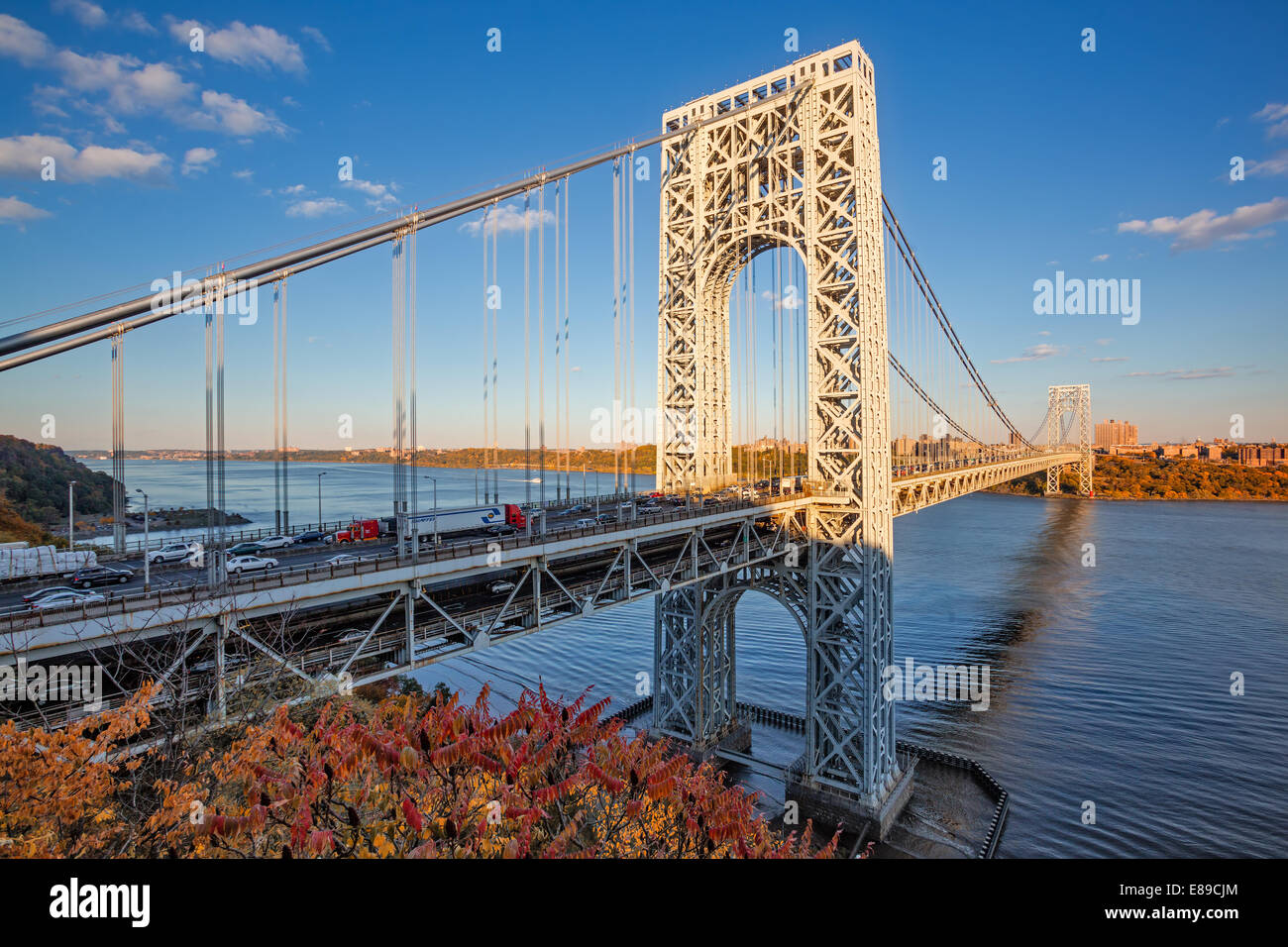 George Washington Bridge au cours de l'automne dans une belle fin d'après-midi. Banque D'Images