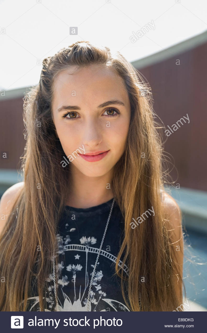 Portrait of smiling teenage girl Banque D'Images